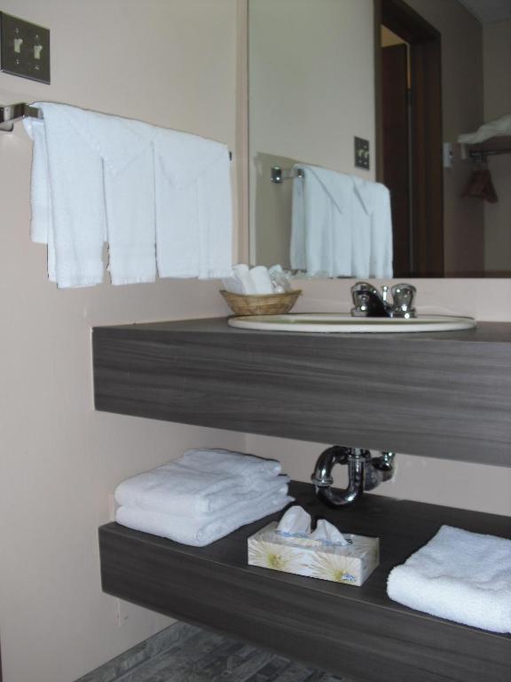 Auberge La Diligence Dolbeau-Mistassini Quarto foto