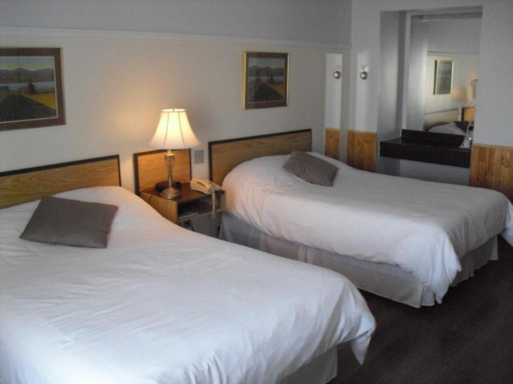 Auberge La Diligence Dolbeau-Mistassini Quarto foto