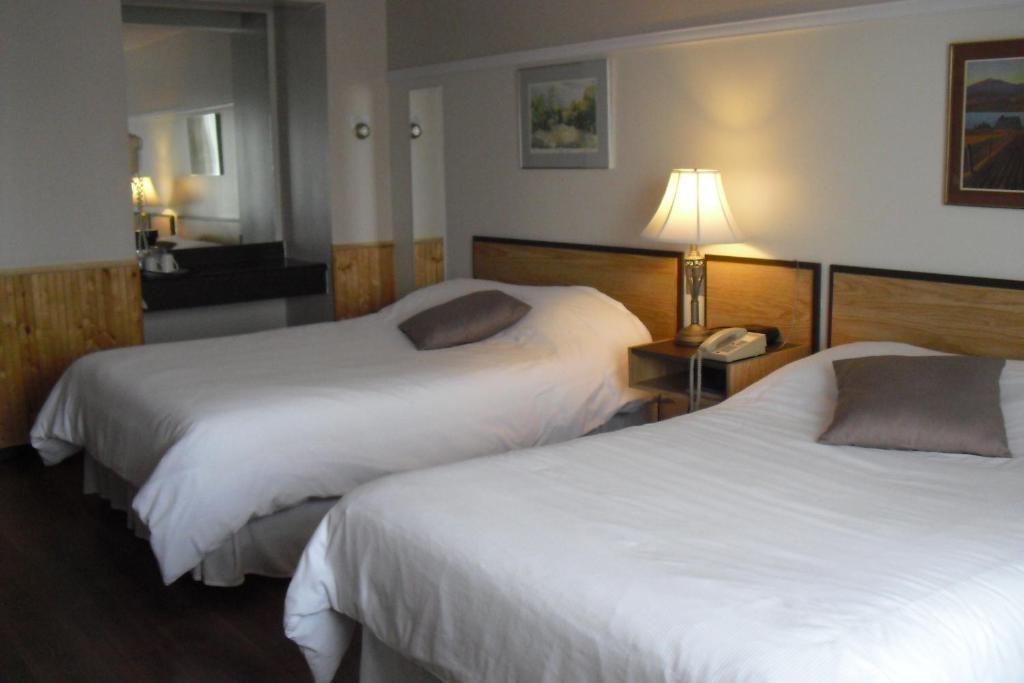 Auberge La Diligence Dolbeau-Mistassini Quarto foto